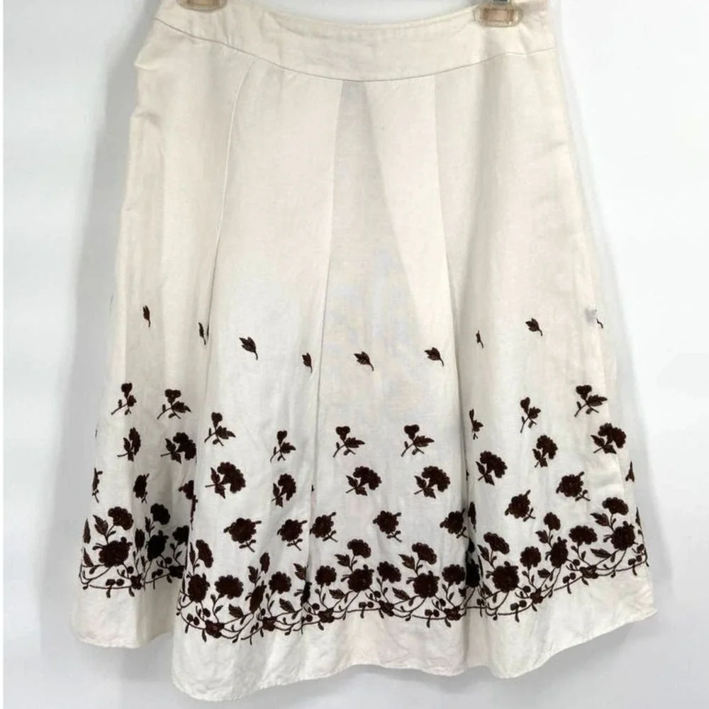 Ann Taylor Skirt White Floral Embroidered Linen Blend Size 4 classic‎ Office